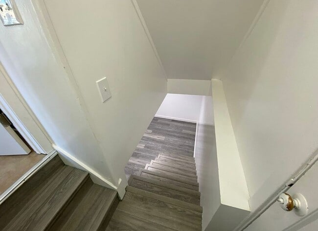 Building Photo - Beautifully Updated 4-Bedroom Home in the ...