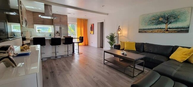 Building Photo - 4154 SW 49th St