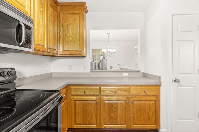 Building Photo - 2221 Mountain Mist Ct