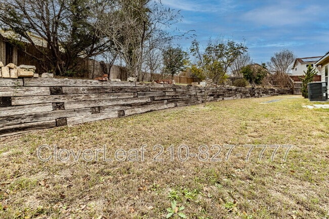 Building Photo - 104 Bay Willow