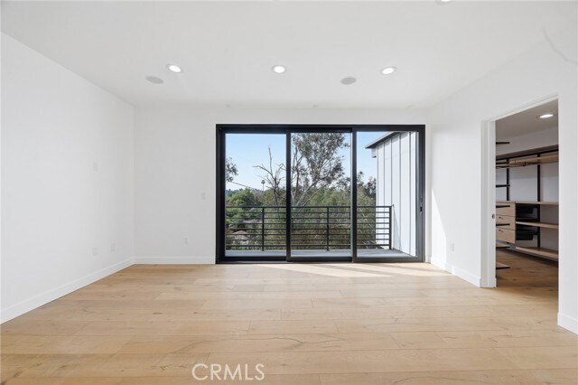 Building Photo - 6565 Pickwick St