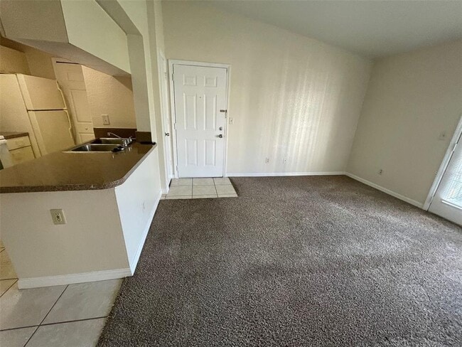 Building Photo - 2550 N Alafaya Trail