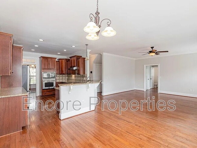 Building Photo - 410 Stranraer Ct