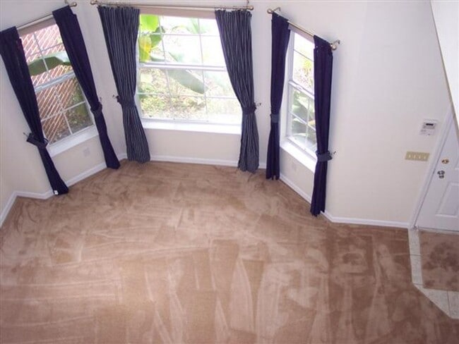 Building Photo - Monticello Condominiums-2 Bedroom/2 Bath w...