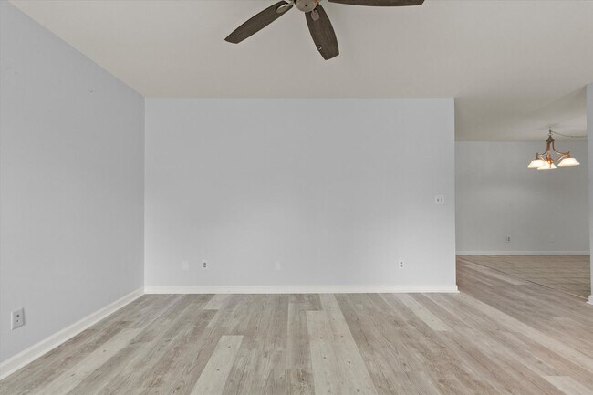 Building Photo - Great location in Five Points Area!