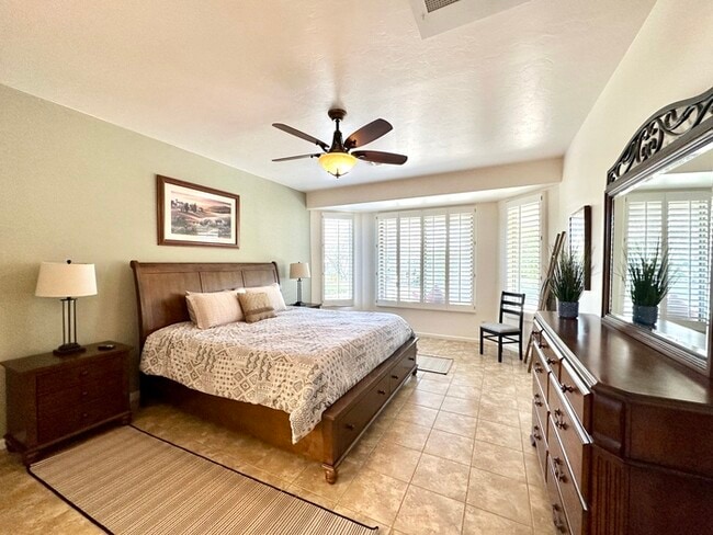 Building Photo - Long Term Fully Furnished 2 Bedroom with D...