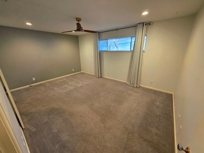 Building Photo - 534 Beechwood Dr