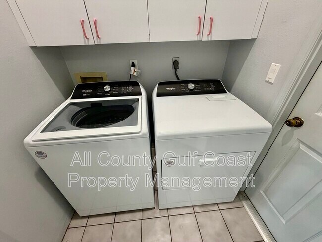 Building Photo - 572 Catalina Isles Cir