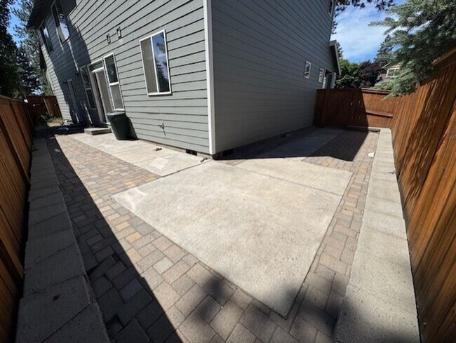 Building Photo - Move in Special $500 off first months rent...