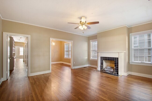 Building Photo - 1815 Linden Pl