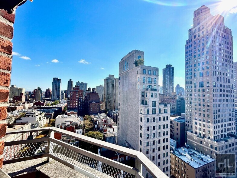 Building Photo - East 82nd Street