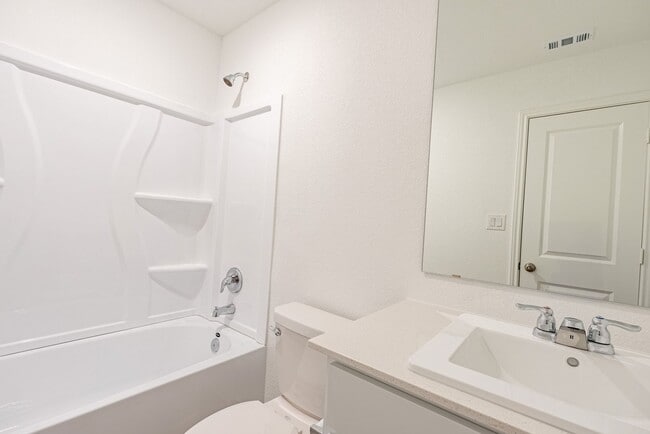 Building Photo - 240 Sambre St