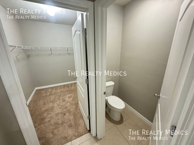 Building Photo - 1665 Laurel Oaks Dr