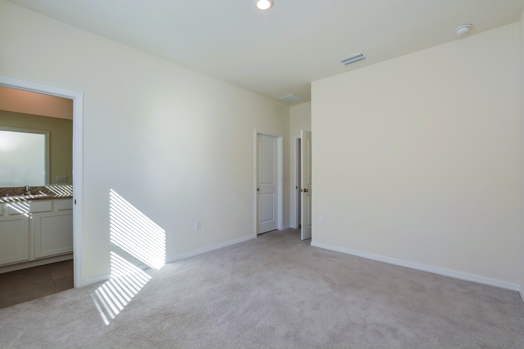 Building Photo - 5815 SW 82nd Ln.