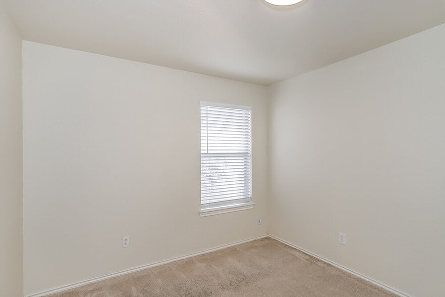 Building Photo - 20830 Banyan Crest Ln