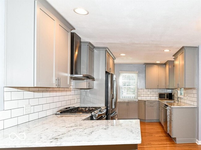 Building Photo - 2407 Baur Dr