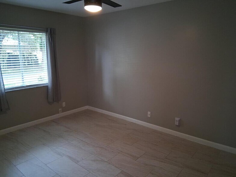 Building Photo - 4863 Chardonnay Dr