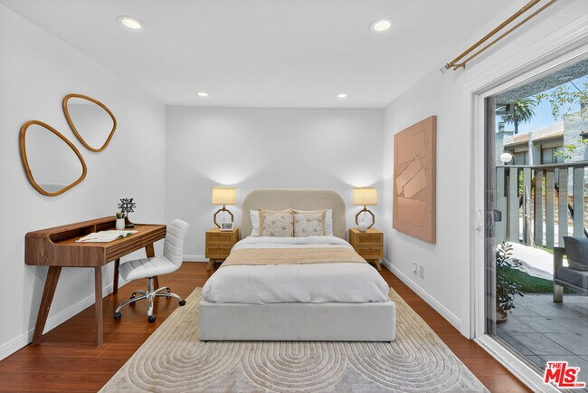 Building Photo - 1920 Pandora Ave