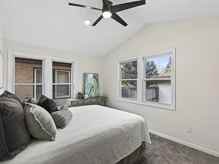 Building Photo - 1730 5th St NE