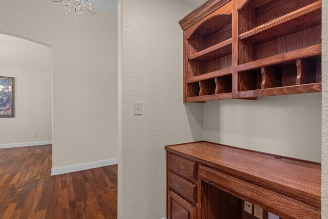 Building Photo - 2801 Savoy Pl