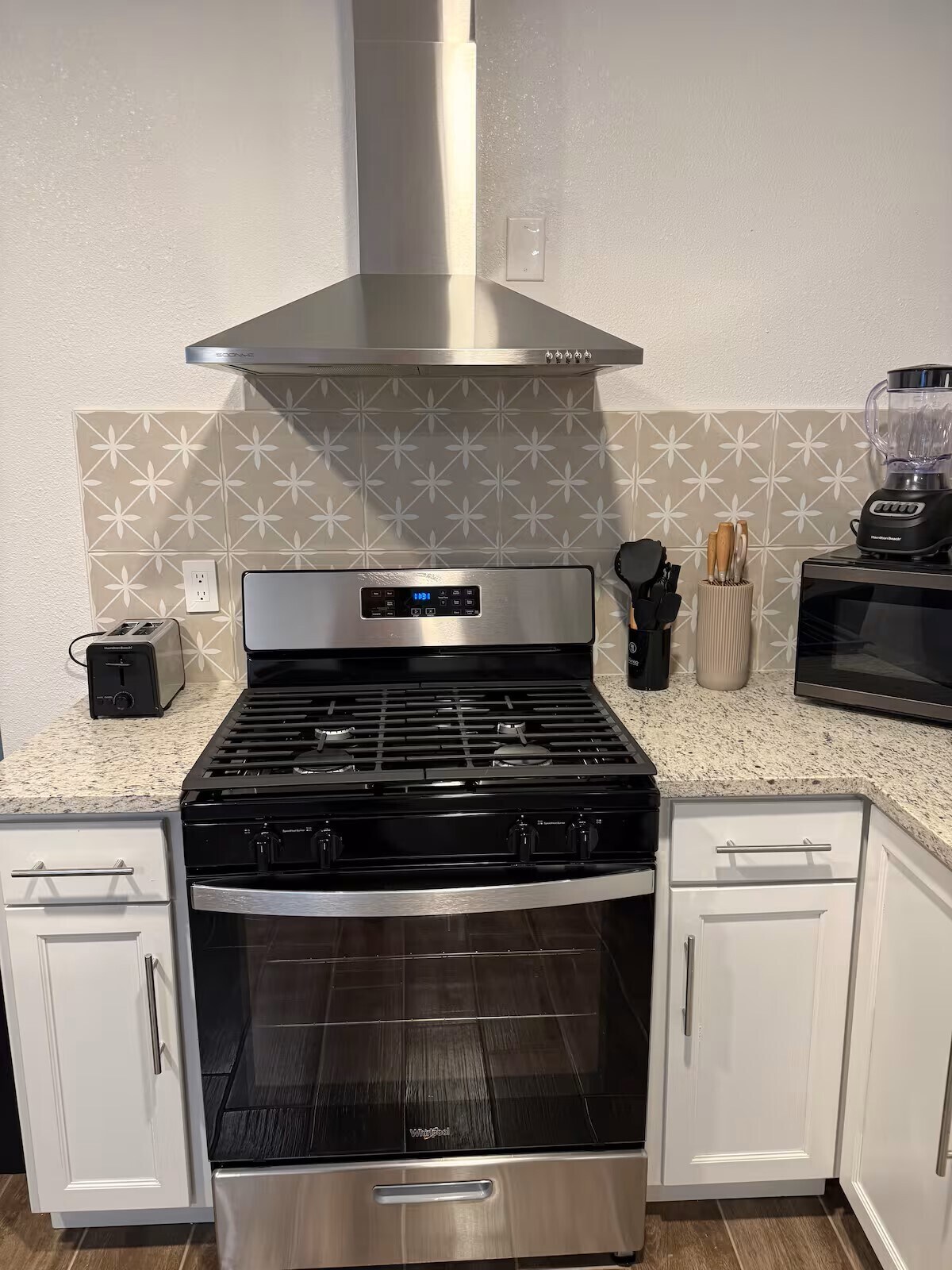 Building Photo - 3711 Nashville Ave