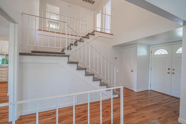 Building Photo - Spacious 4-Bedroom Home with Sun Room & Vi...