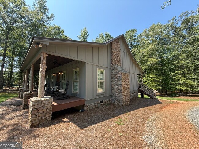 Building Photo - 2323 Pleasant Valley Rd