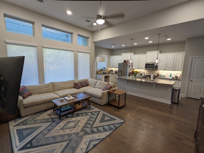 Building Photo - 15008 Cabrillo Way