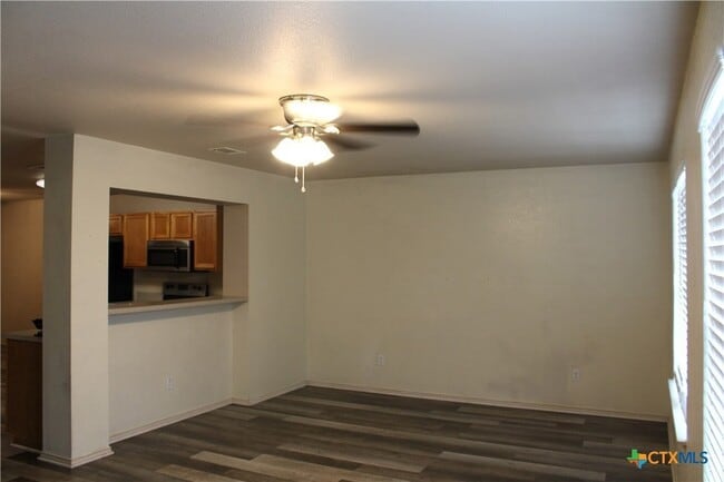 Building Photo - 415 E 4th Ave