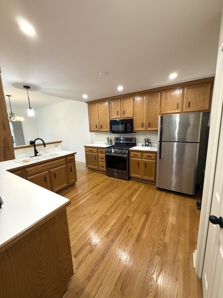 Building Photo - 1005 Middleton Pl