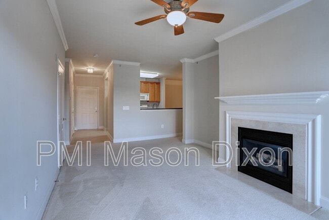 Building Photo - 5801 Clipper Ln