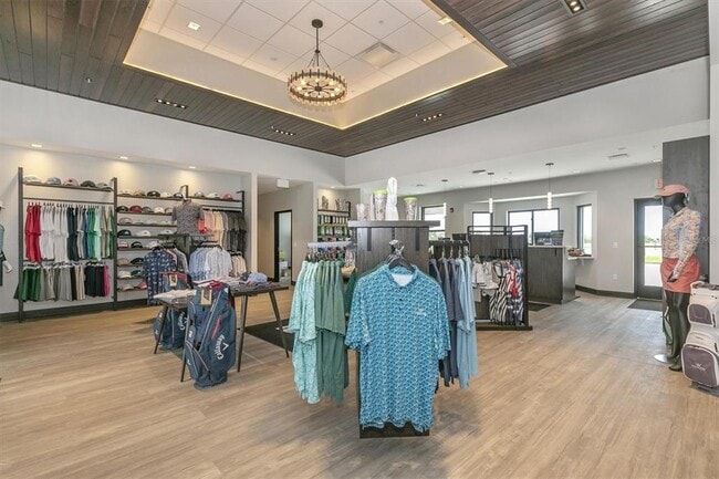 Building Photo - 12240 Wellen Golf St