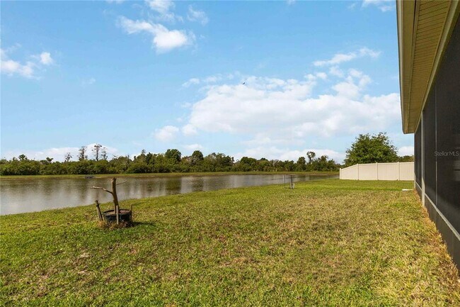 Building Photo - 1651 Chatsworth Cir