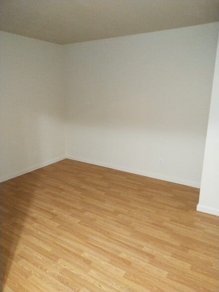 Building Photo - 619 Palisades Dr