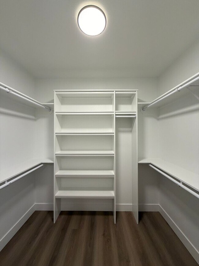 Building Photo - 2121 Carr Rd