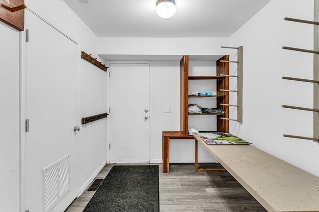 Building Photo - Park Meadows