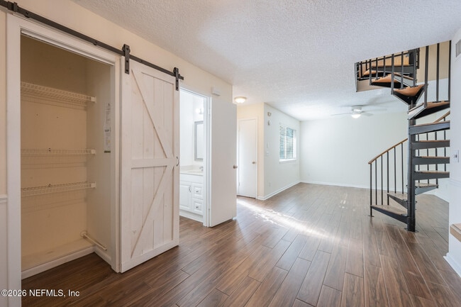 Building Photo - 597 Sturdivant Ave