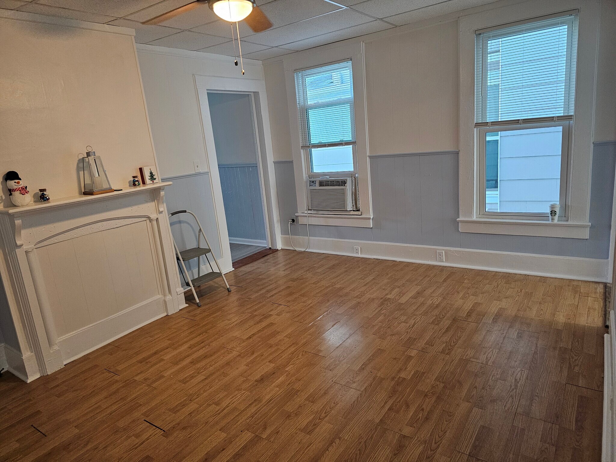 Dining Room side view - 421 Tazewell Ave