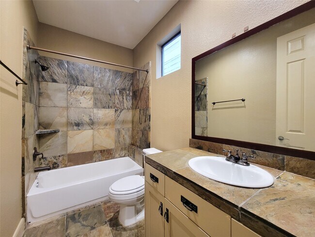 Building Photo - 1605 W 14th St