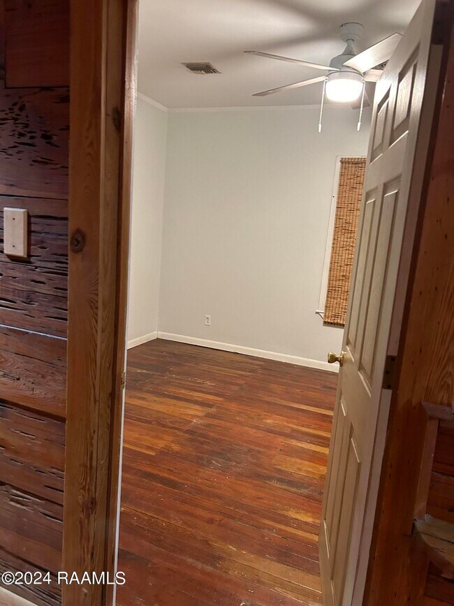 Building Photo - 5503 Jefferson Island Rd