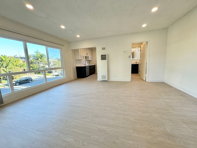 Building Photo - 3419-31 Keystone Ave