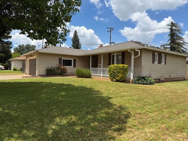 Building Photo - Gorgeous Rancho Cordova Home on Large Corner Lot!