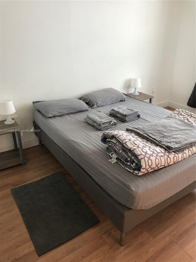 Building Photo - 1732 Meridian Ave