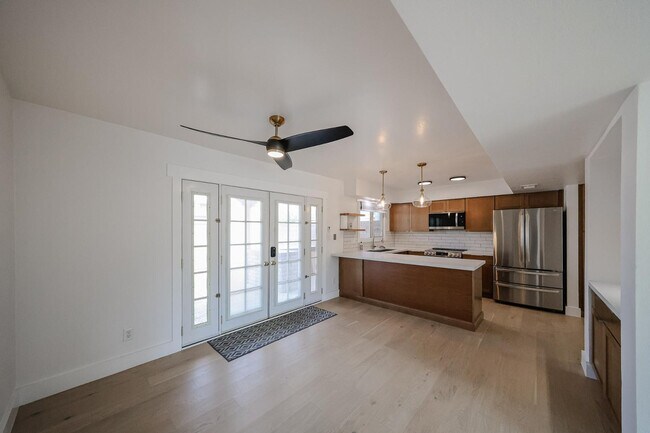 Building Photo - 8372 E Solano Dr