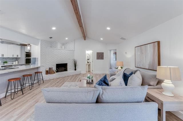 Building Photo - 9962 Larchbrook Dr