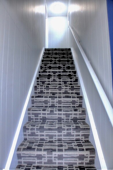 Building Photo - 306 E 17th Ave