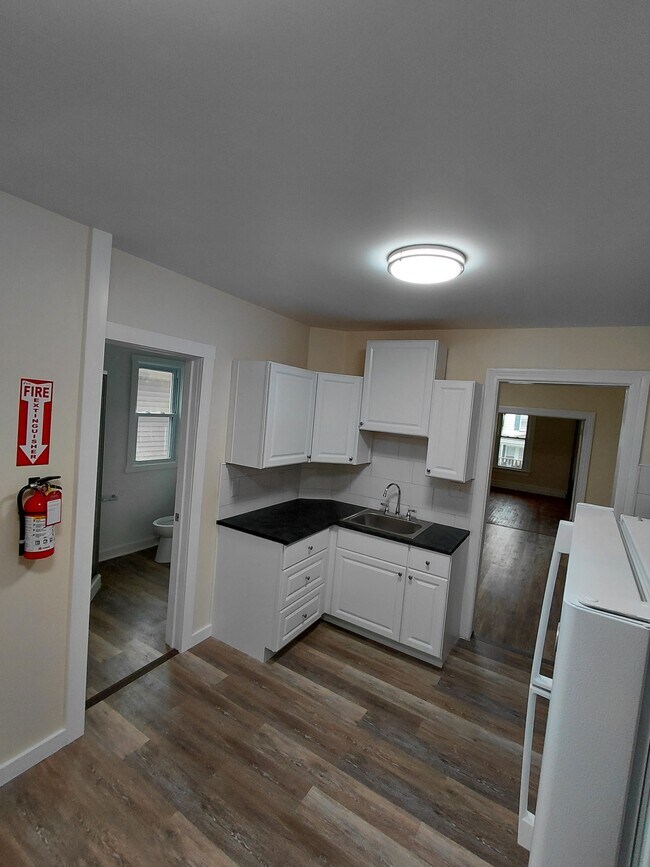 Building Photo - 163 Washington St