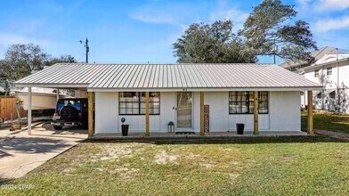 Building Photo - 15012 Royal Palm Ave