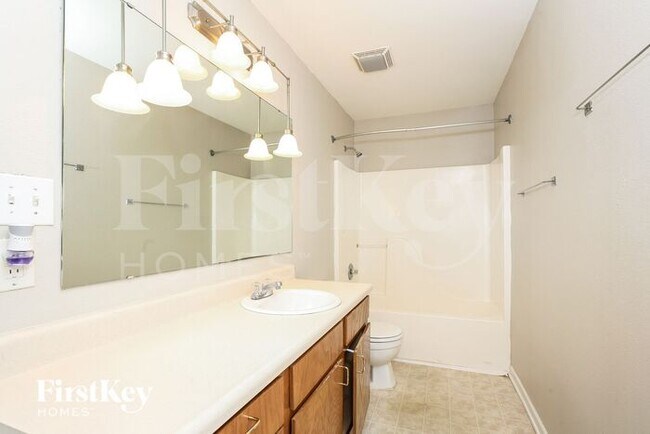 Building Photo - 935 Kitner Ave