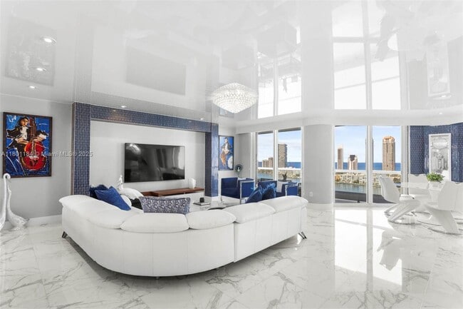 Building Photo - 2600 Island Blvd